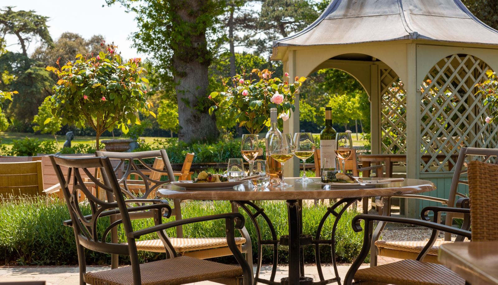 Outdoor Dining at The Dining Room at Chewton Glen Hotel